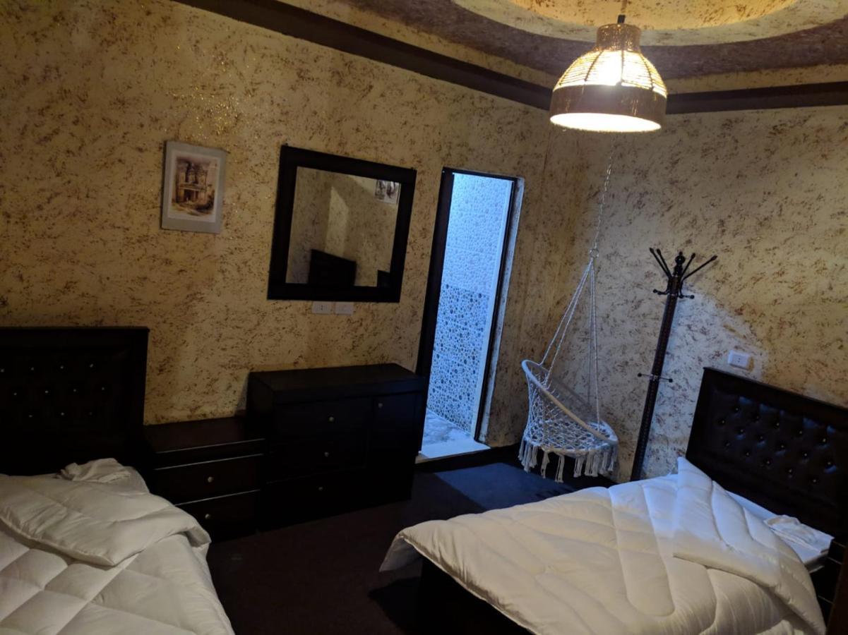 Guest House Attallah Wadi Musa Exterior foto
